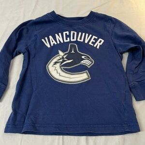 2T Vancouver Canucks hockey long sleeve t-shirt